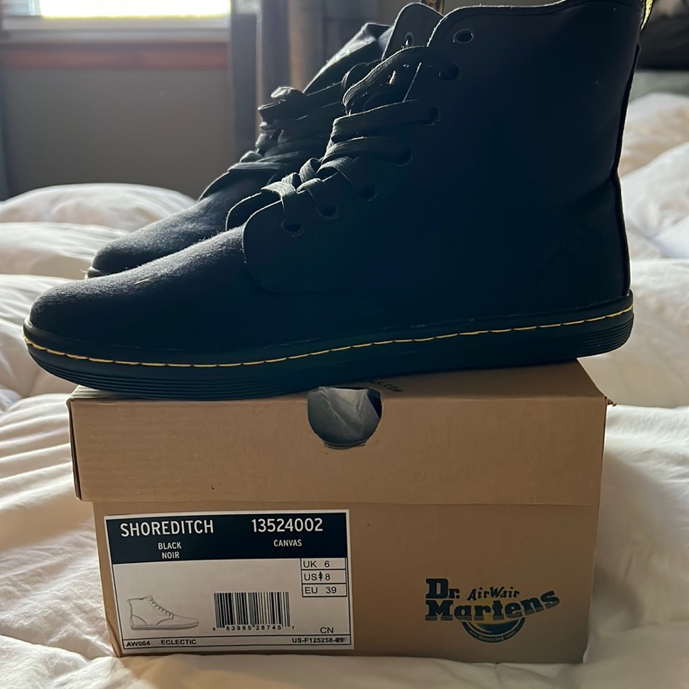 Dr air wair martens shoreditch black canvas size 8 . Worn one time